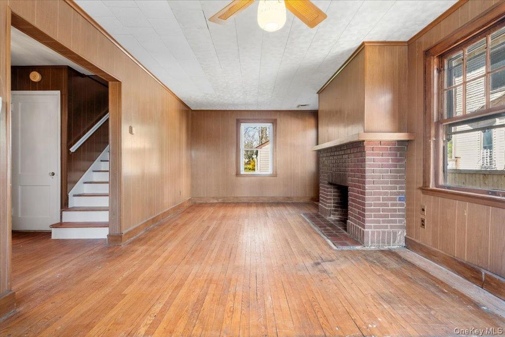 Photo of 18 Faneuil Place, New Rochelle, NY 10801 (MLS # 963169)