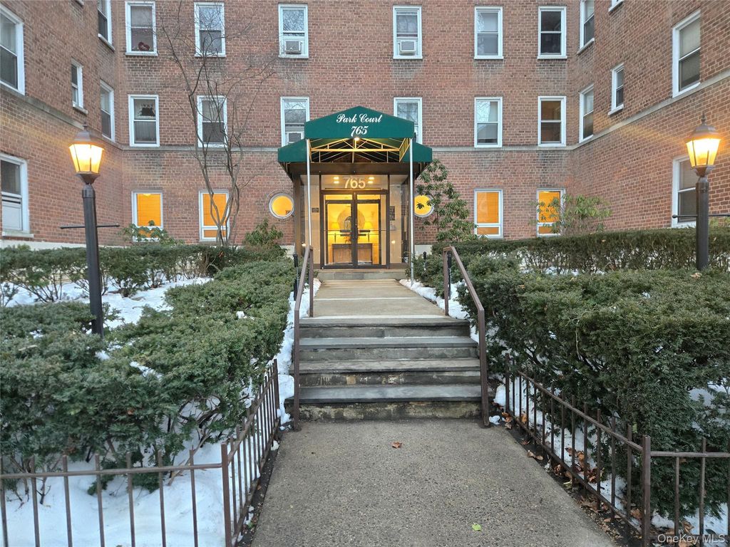 Photo of 765 Bronx River #3F, Bronxville, NY 10708 (MLS # 960740)