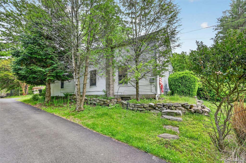 Photo of 414 Buena Vista Road, New City, NY 10956 (MLS # 1011924)