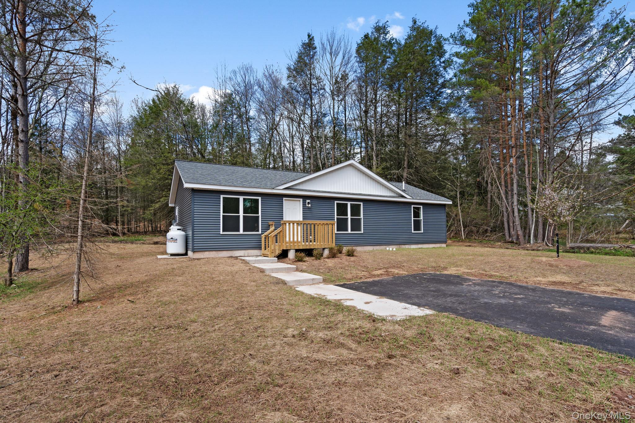 43 Pinehurst Drive E