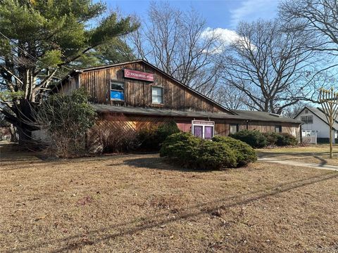 Homes For Sale - 981 Old Town Rd<br/> Coram, NY 11727