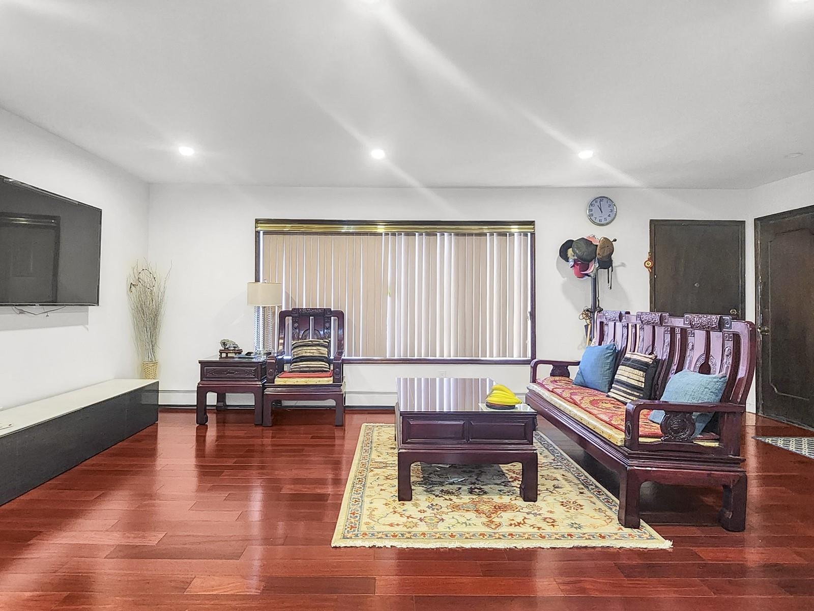 130-18 60th Avenue, Flushing, New York image 2