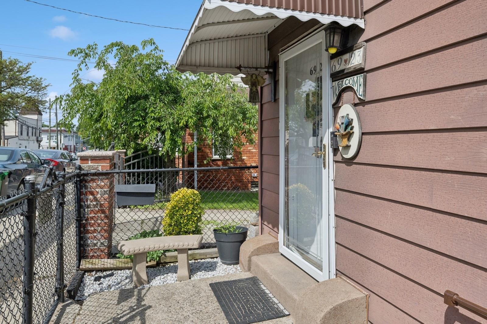 6923 Caldwell Avenue, Maspeth, New York image 6