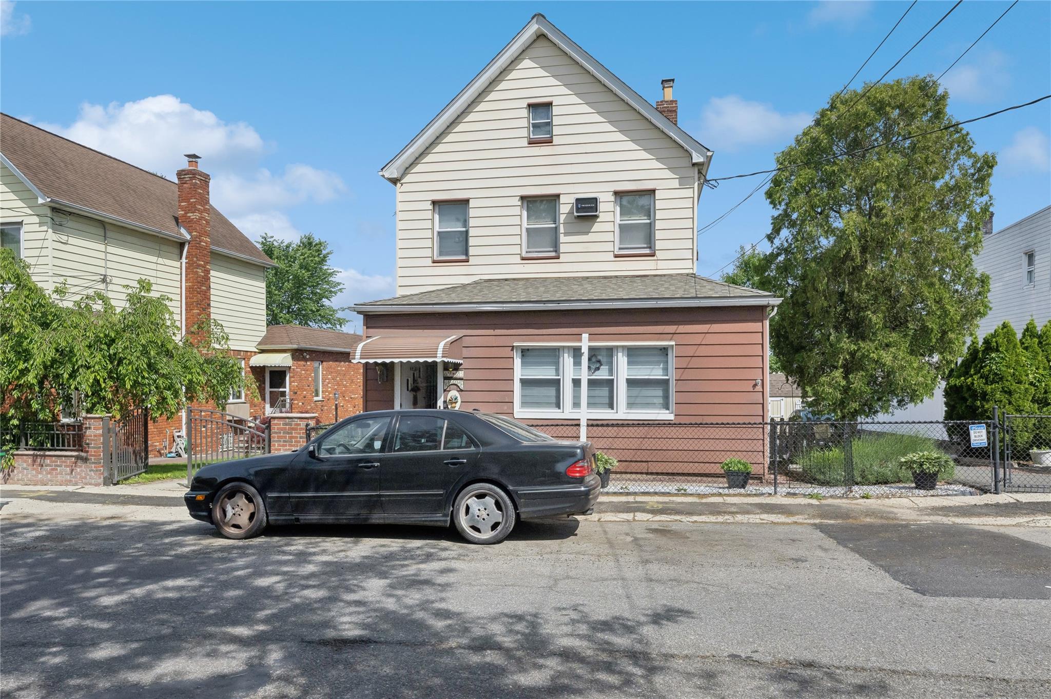 6923 Caldwell Avenue, Maspeth, New York image 2
