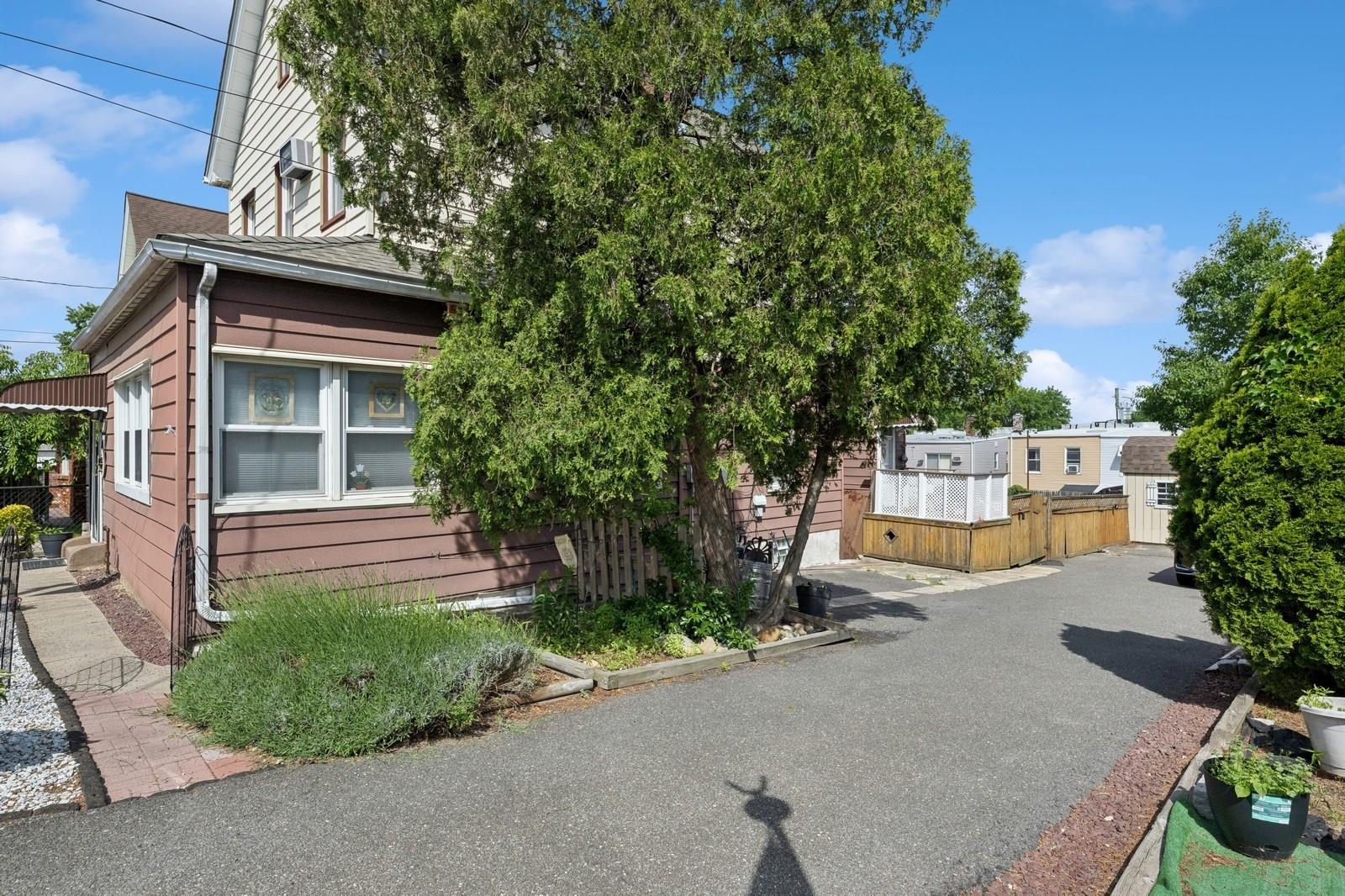 6923 Caldwell Avenue, Maspeth, New York image 5