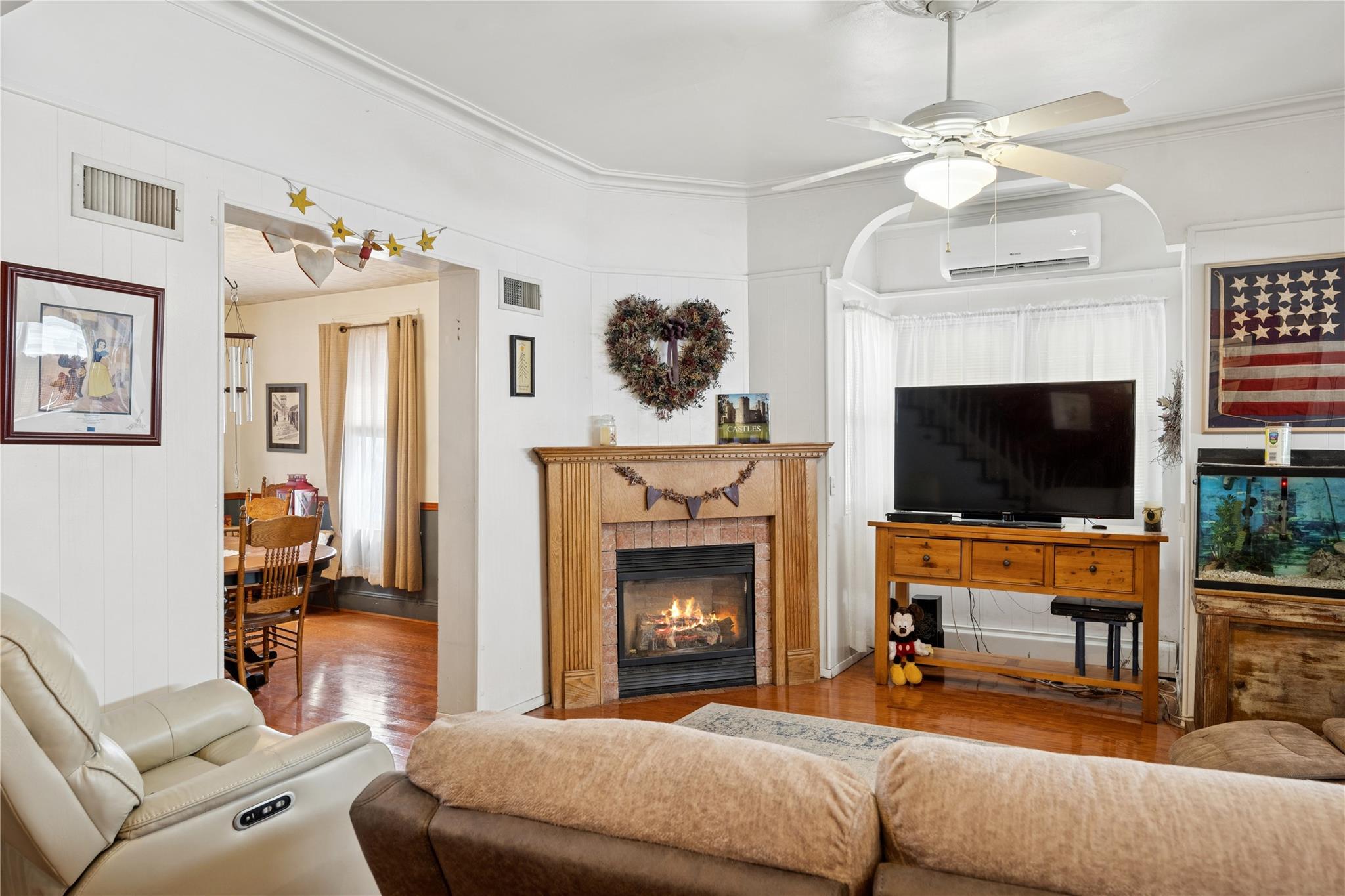 6923 Caldwell Avenue, Maspeth, New York image 9