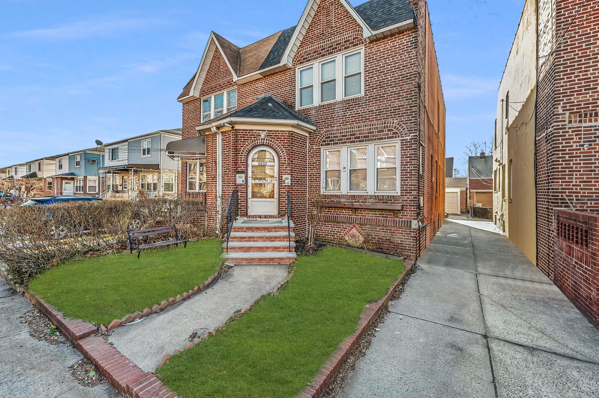 Property for Sale at 206 Street, Bayside, Queens, NY - Bedrooms: 3 
Bathrooms: 2  - $1,198,000