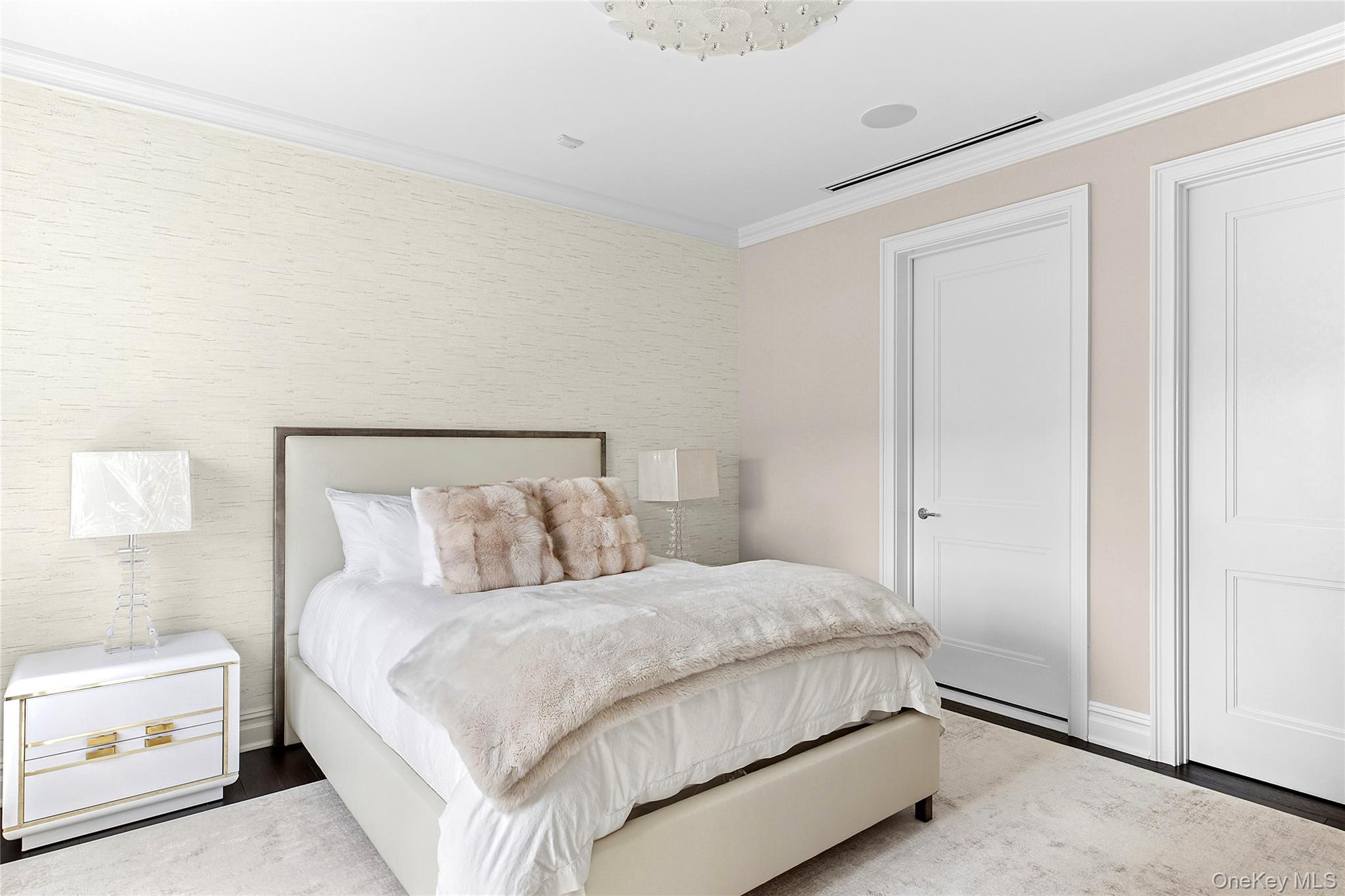6000 Royal Court 6012