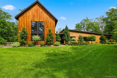 Homes For Sale - 44 Woodlands Trail<br/> Clinton Corners, NY 12514