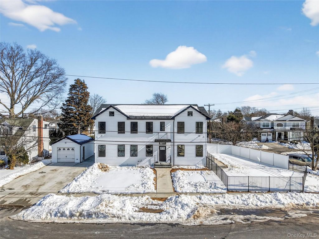 Photo of 286 Dorchester Road, Garden City South, NY 11530 (MLS # 961156)