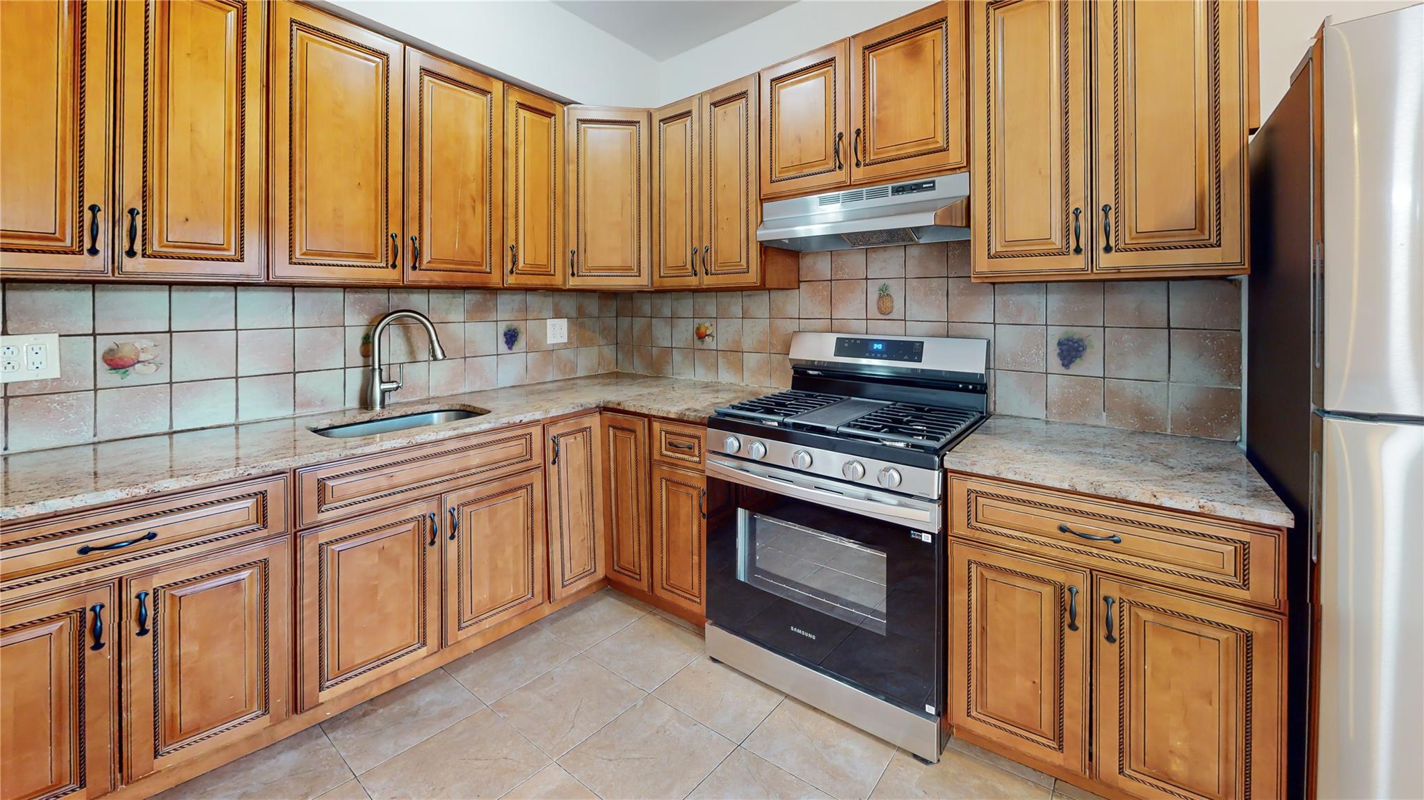 48-17 54 Ave Ave, Maspeth, New York image 2
