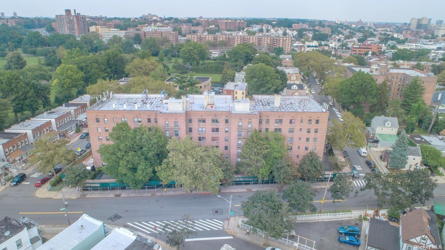 Kew Gardens Road 6C, Kew Gardens, Queens, NY - 2 Bedrooms  
1 Bathrooms  
6 Rooms - 
