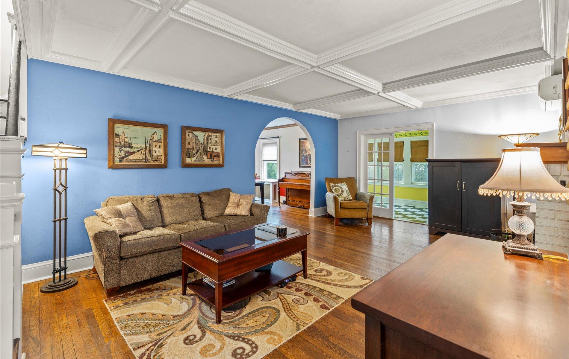 42 Robbins Avenue, Amityville, New York image 14