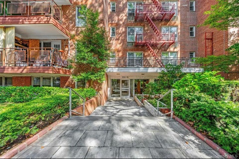 Photo of 150-15 79th Avenue #1L, Kew Garden Hills, NY 11367 (MLS # 1065013)