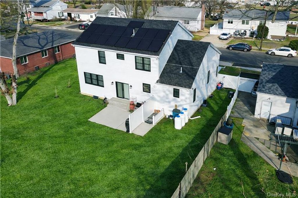 Photo of 551 Grand Avenue, Lindenhurst, NY 11757 (MLS # 950631)