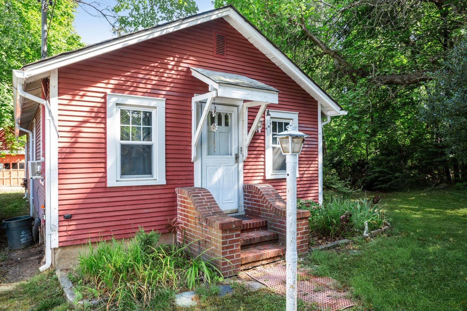63 Robinson Avenue