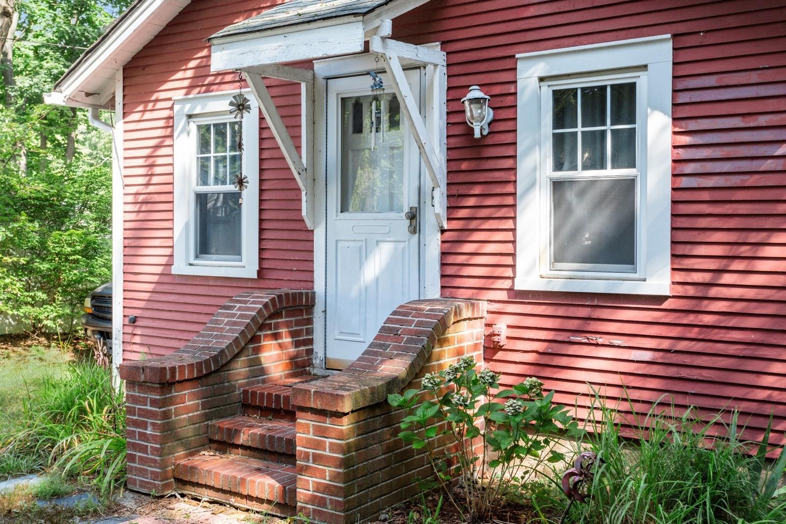 63 Robinson Avenue