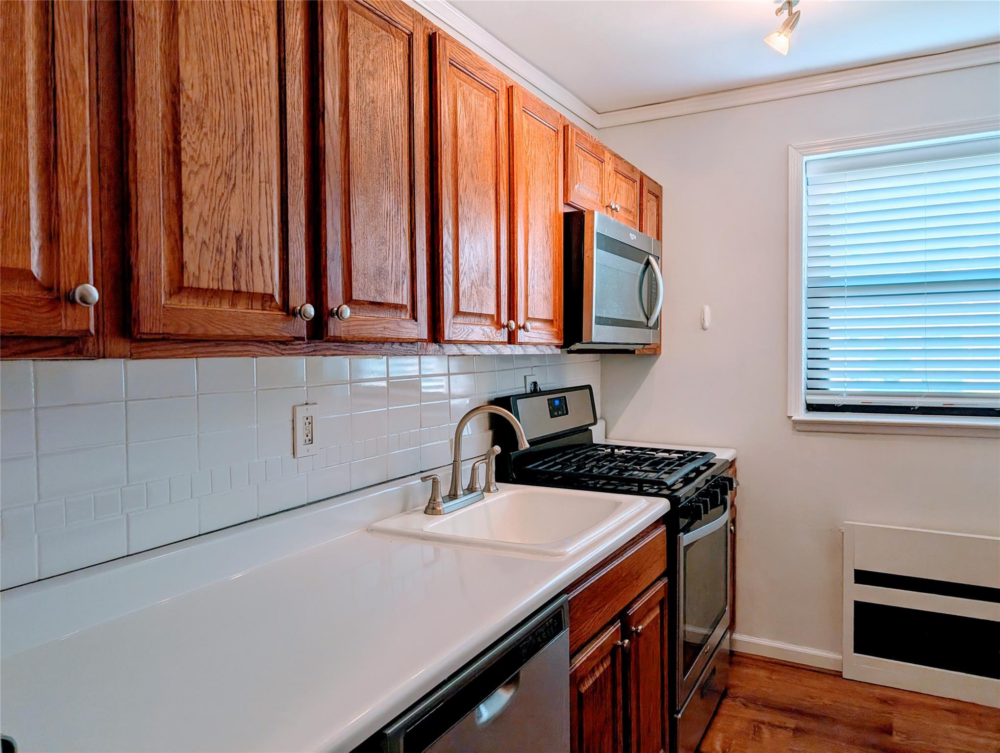 25 Elizabeth St St #1W, Farmingdale, New York image 4