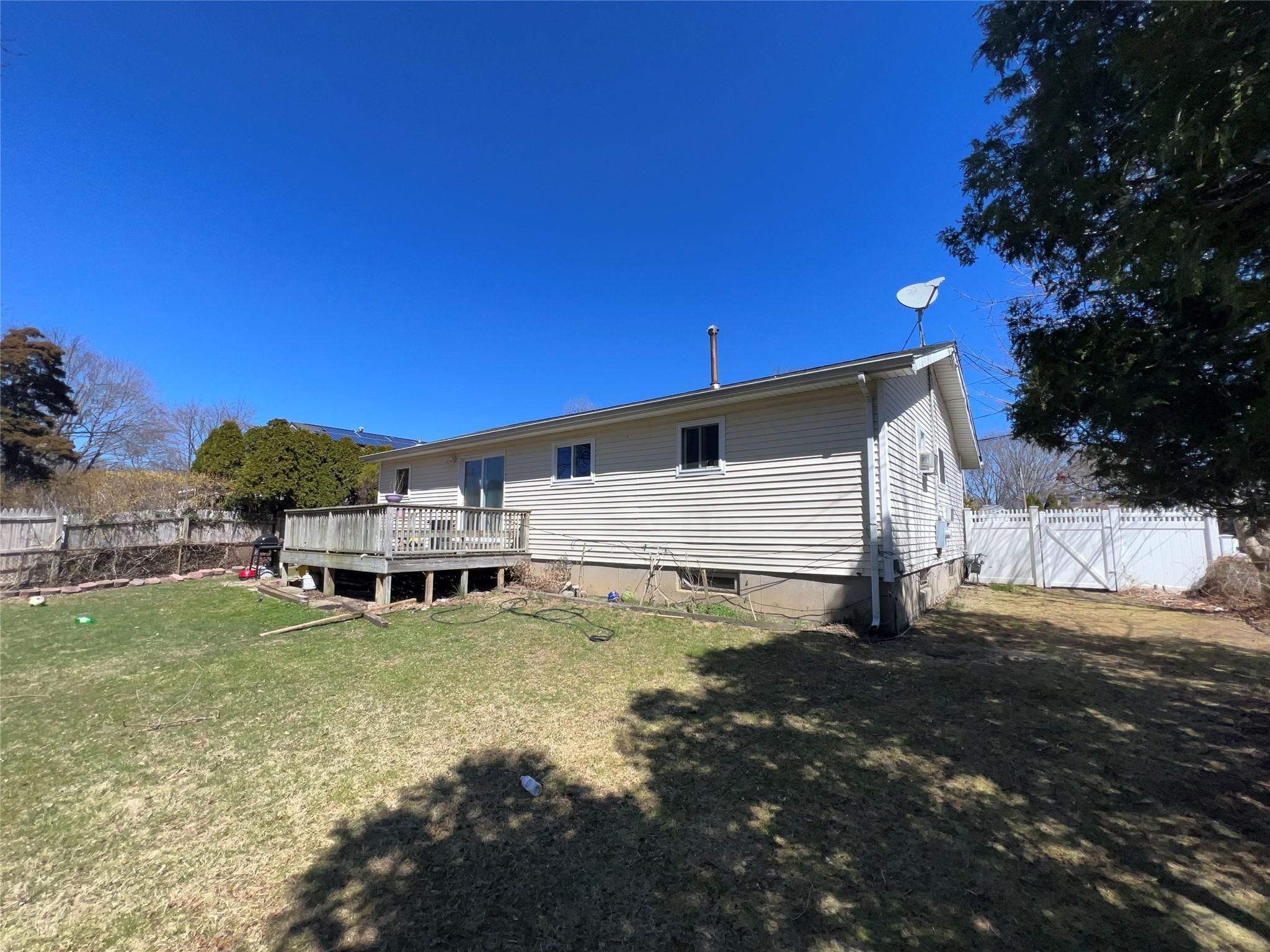 118 Montrose Drive, Port Jefferson Station, New York image 11