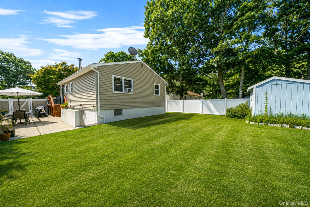 Photo of 7 Wellwood Drive, Shirley, NY 11967 (MLS # 1044617)