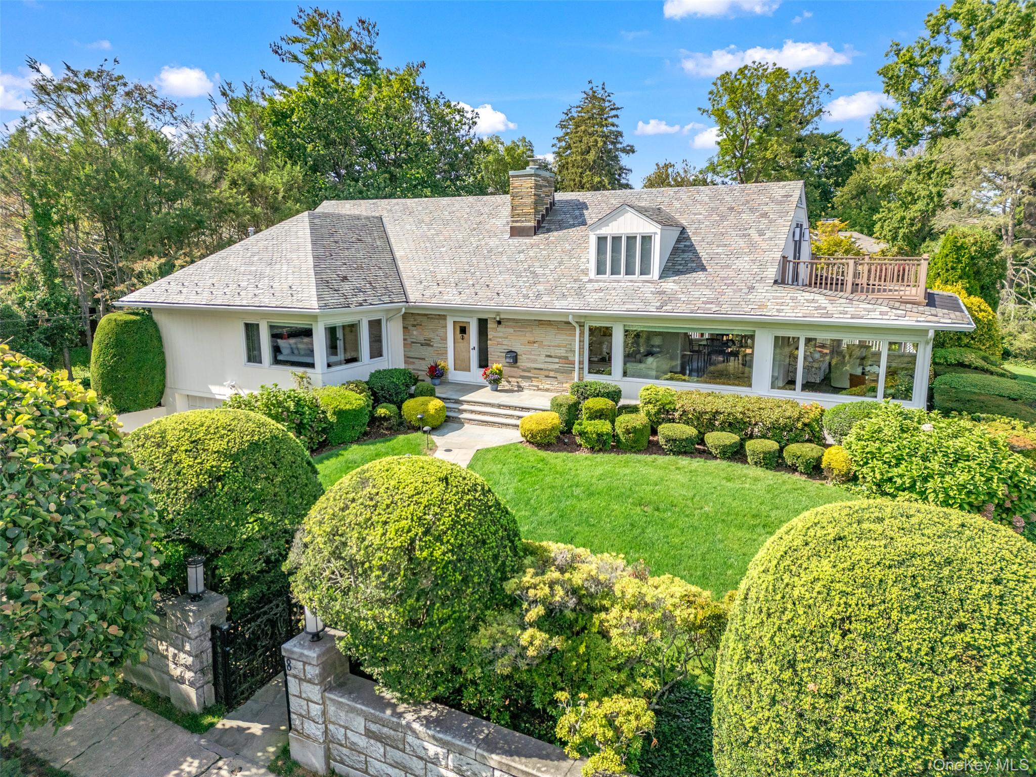 8 Magnolia Avenue