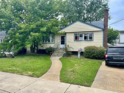 Photo of 256 Westside Avenue, Freeport, NY 11520 (MLS # 921732)