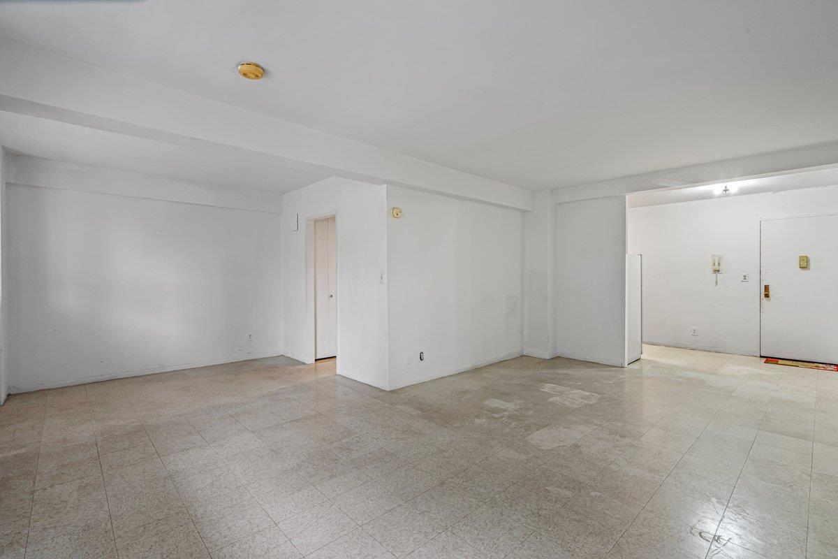 89-15 Parsons Boulevard #3J, Jamaica, New York image 5