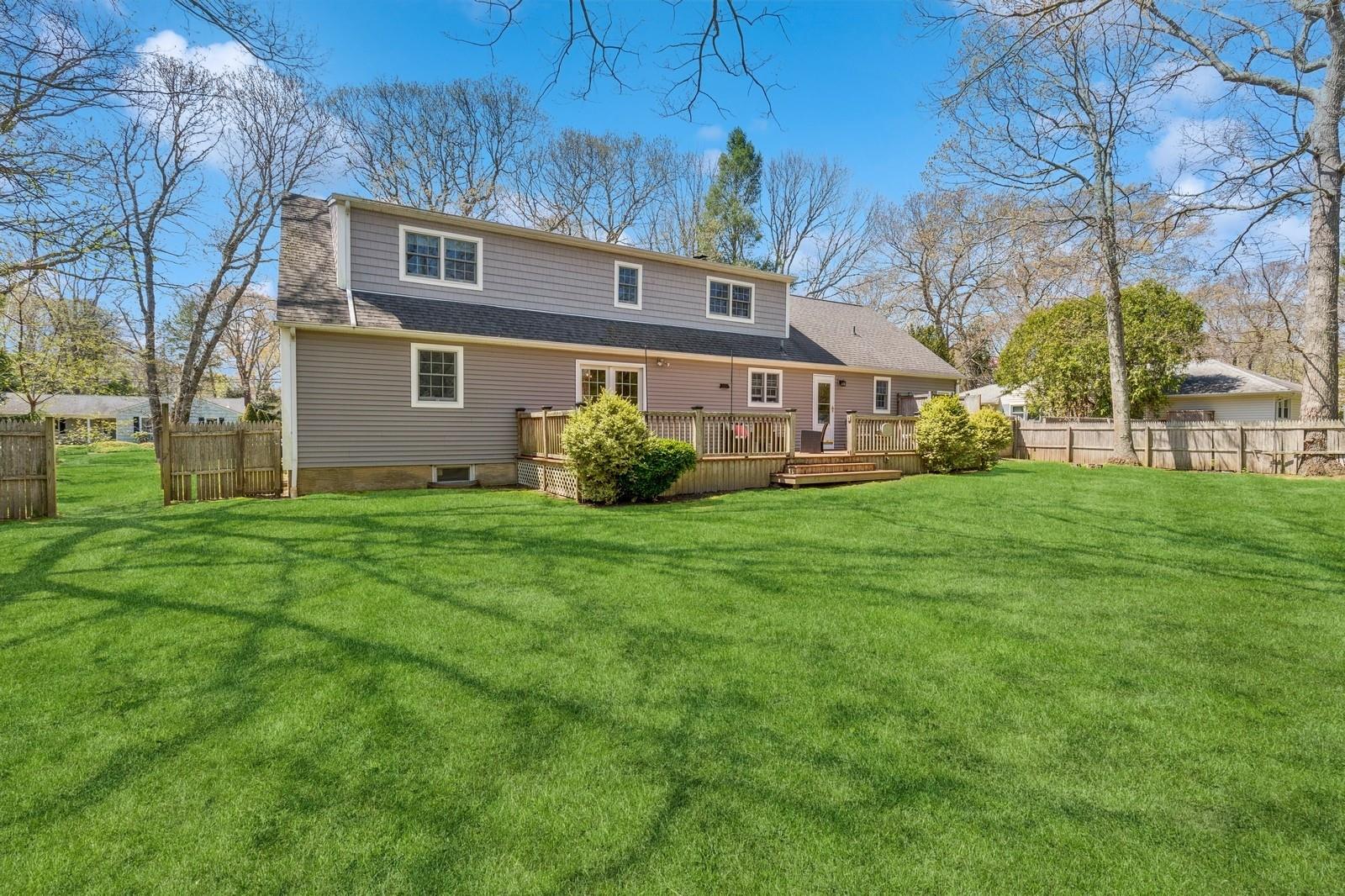 555 Oakwood Drive, Southold, New York image 4