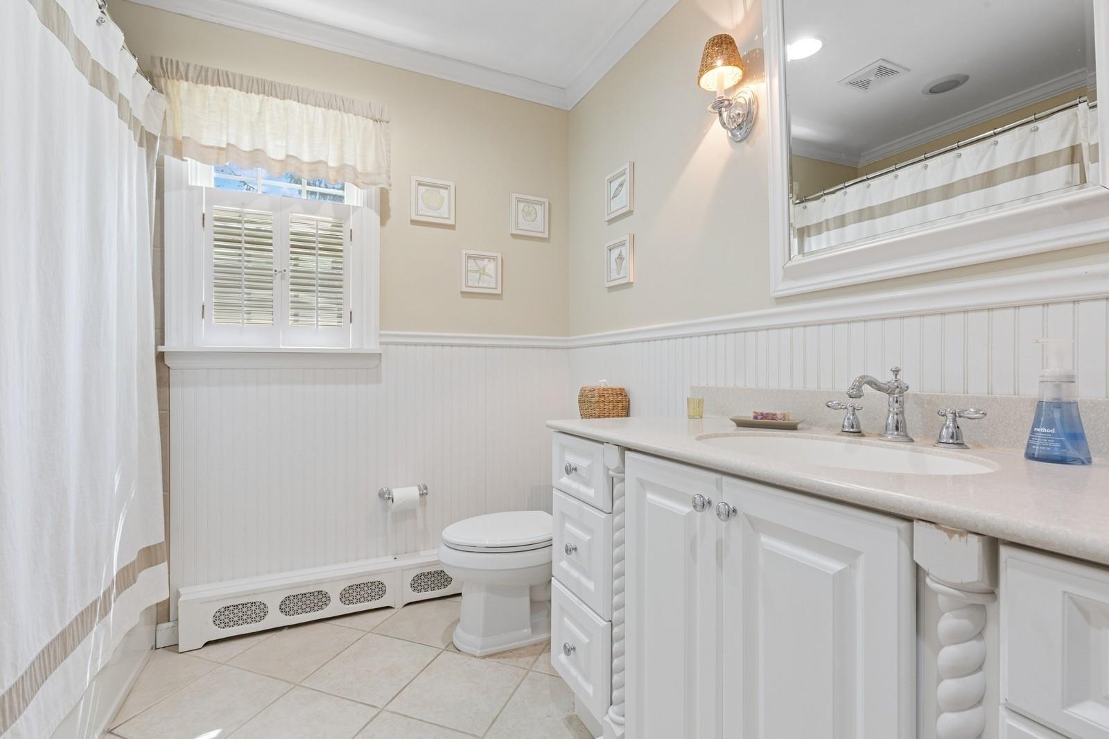 555 Oakwood Drive, Southold, New York image 20