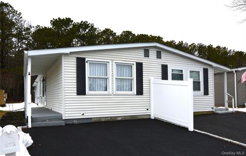 Condo For Sale - 65A Village Circle<br/> Manorville, NY 11949