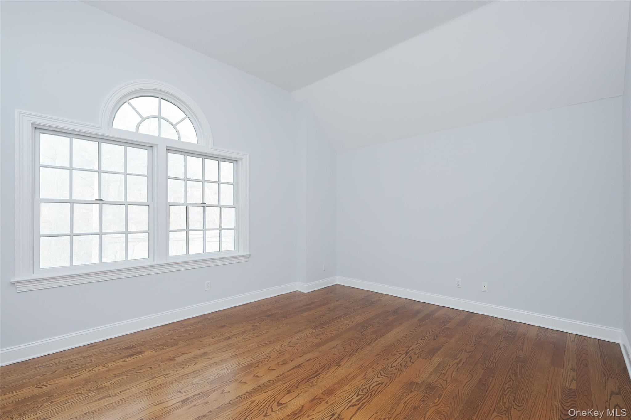 Millwood, New York 10546, United States, 2 Bedrooms Bedrooms, ,3 BathroomsBathrooms,Residential,Active,161024