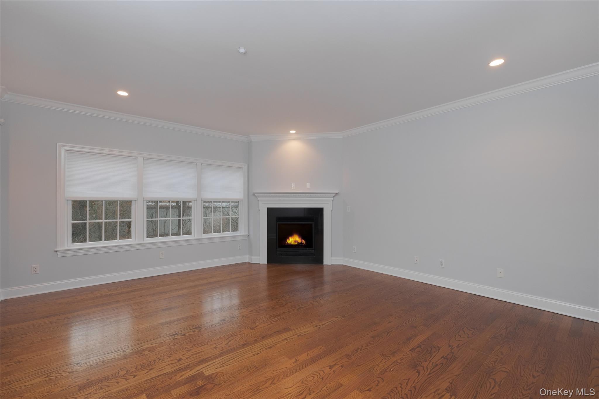 Millwood, New York 10546, United States, 2 Bedrooms Bedrooms, ,3 BathroomsBathrooms,Residential,Active,161024