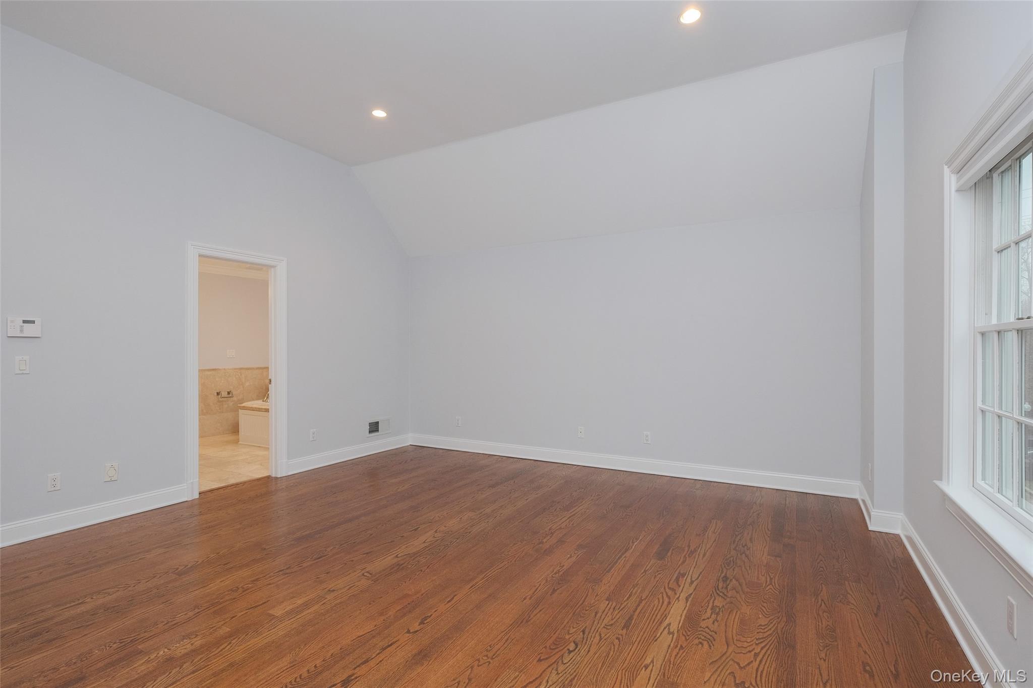 Millwood, New York 10546, United States, 2 Bedrooms Bedrooms, ,3 BathroomsBathrooms,Residential,Active,161024