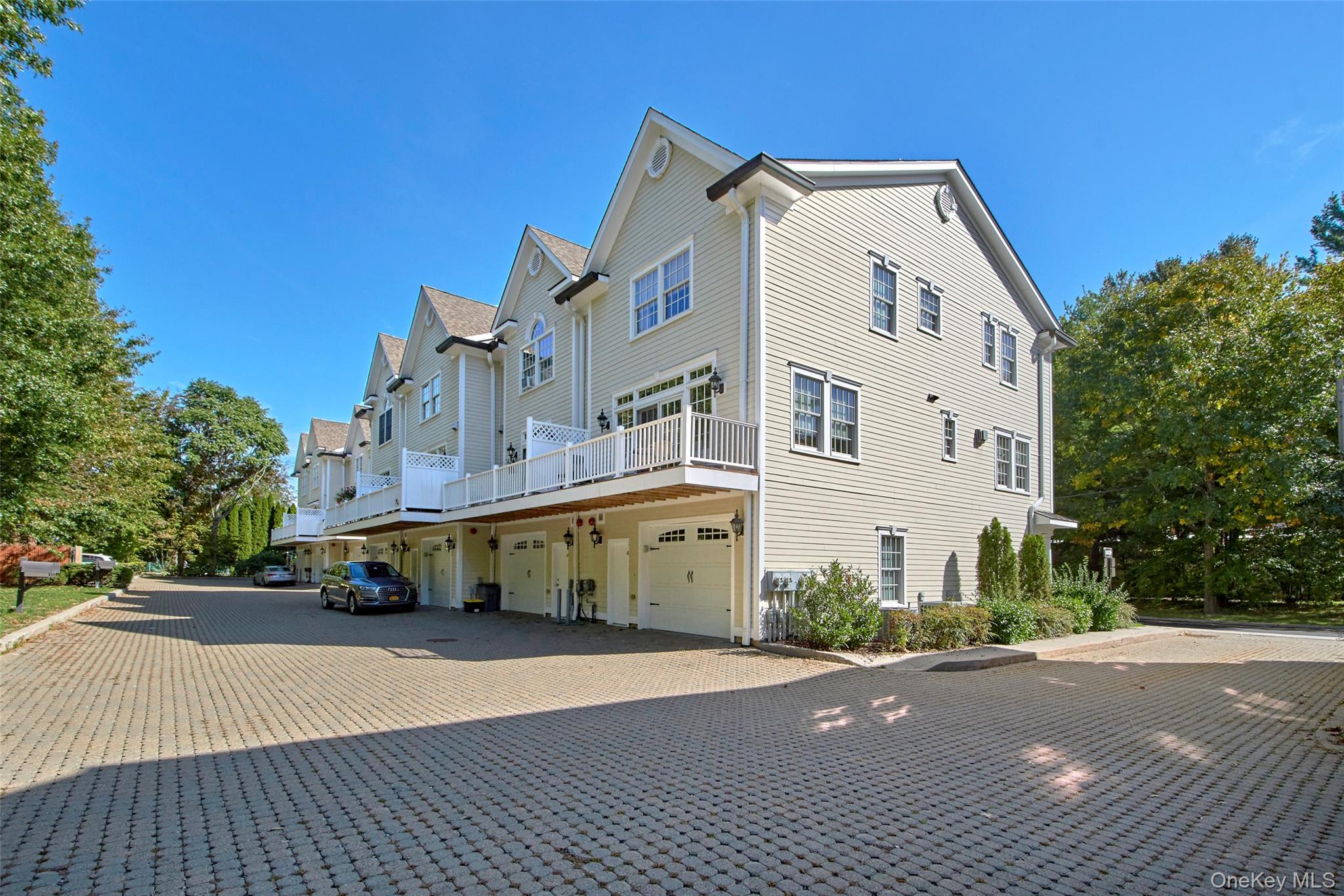 Millwood, New York 10546, United States, 2 Bedrooms Bedrooms, ,3 BathroomsBathrooms,Residential,Active,161024