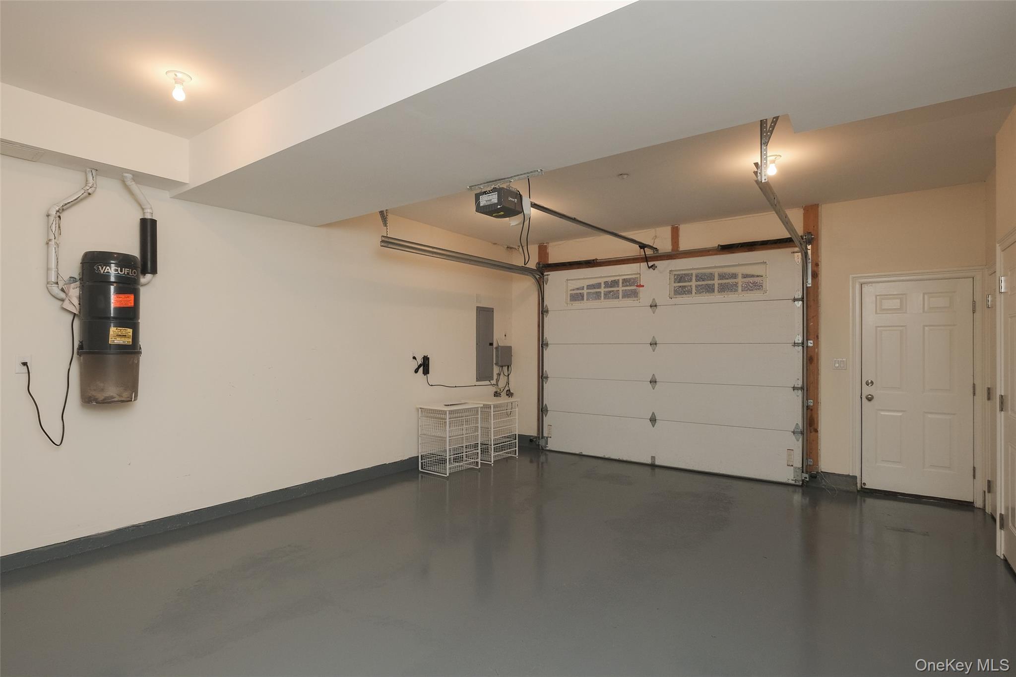 Millwood, New York 10546, United States, 2 Bedrooms Bedrooms, ,3 BathroomsBathrooms,Residential,Active,161024