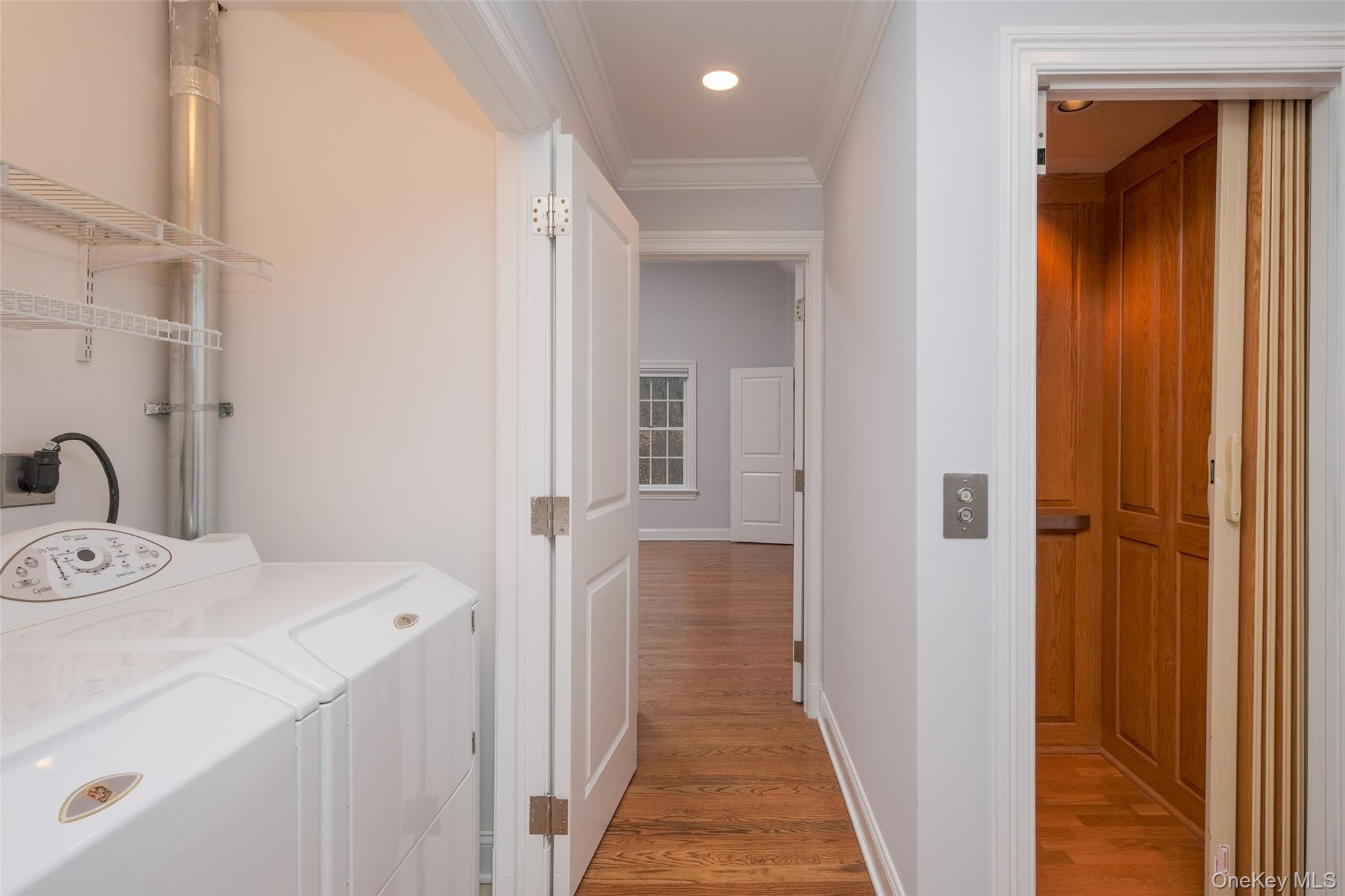 Millwood, New York 10546, United States, 2 Bedrooms Bedrooms, ,3 BathroomsBathrooms,Residential,Active,161024