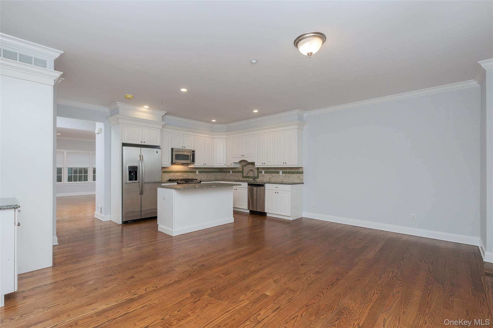 Millwood, New York 10546, United States, 2 Bedrooms Bedrooms, ,3 BathroomsBathrooms,Residential,Active,161024