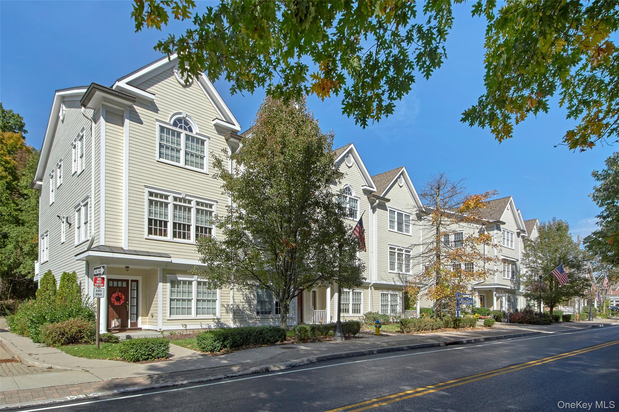 Millwood, New York 10546, United States, 2 Bedrooms Bedrooms, ,3 BathroomsBathrooms,Residential,Active,161024