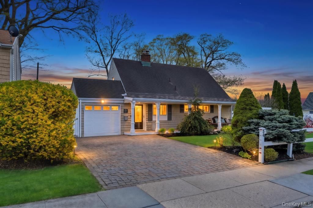 Photo of 54 Polaris Drive, Levittown, NY 11756 (MLS # 986206)