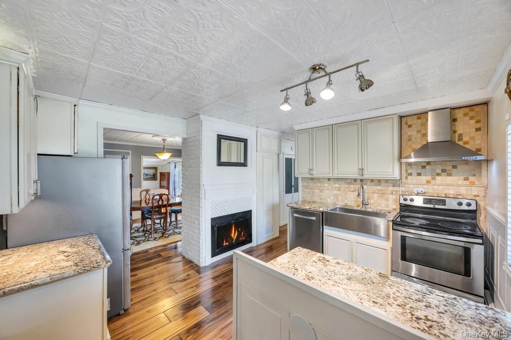 Photo of 54 Polaris Drive, Levittown, NY 11756 (MLS # 986206)