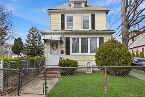 Multifamily For Sale - 51 W Hitchcock Avenue<br/> Floral Park, NY 11001