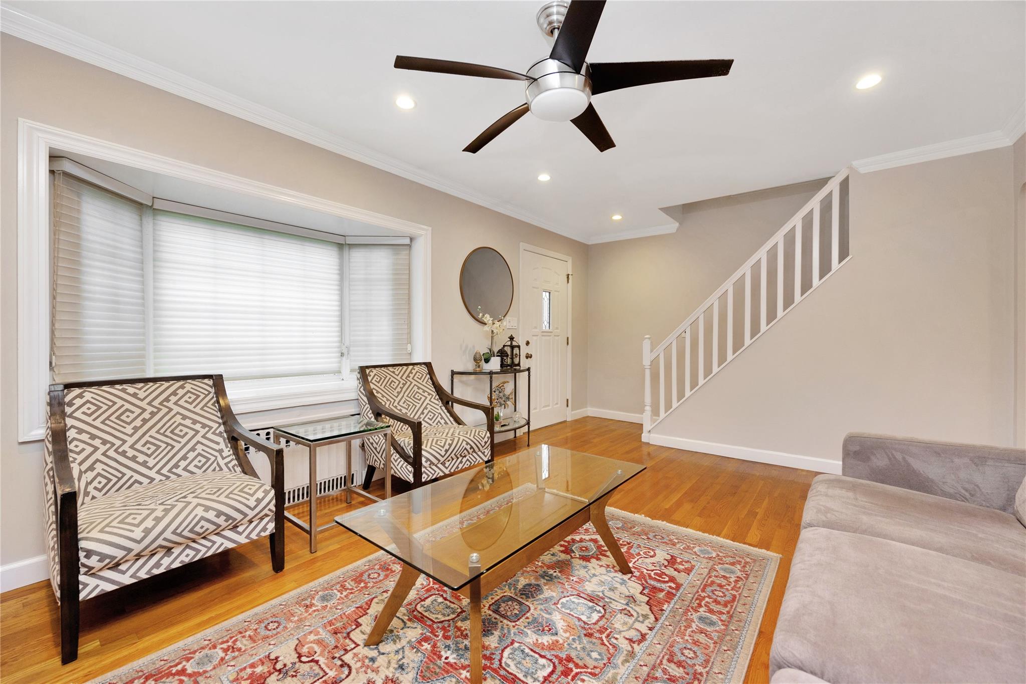 75 Cornwell Avenue, Williston Park, New York image 4
