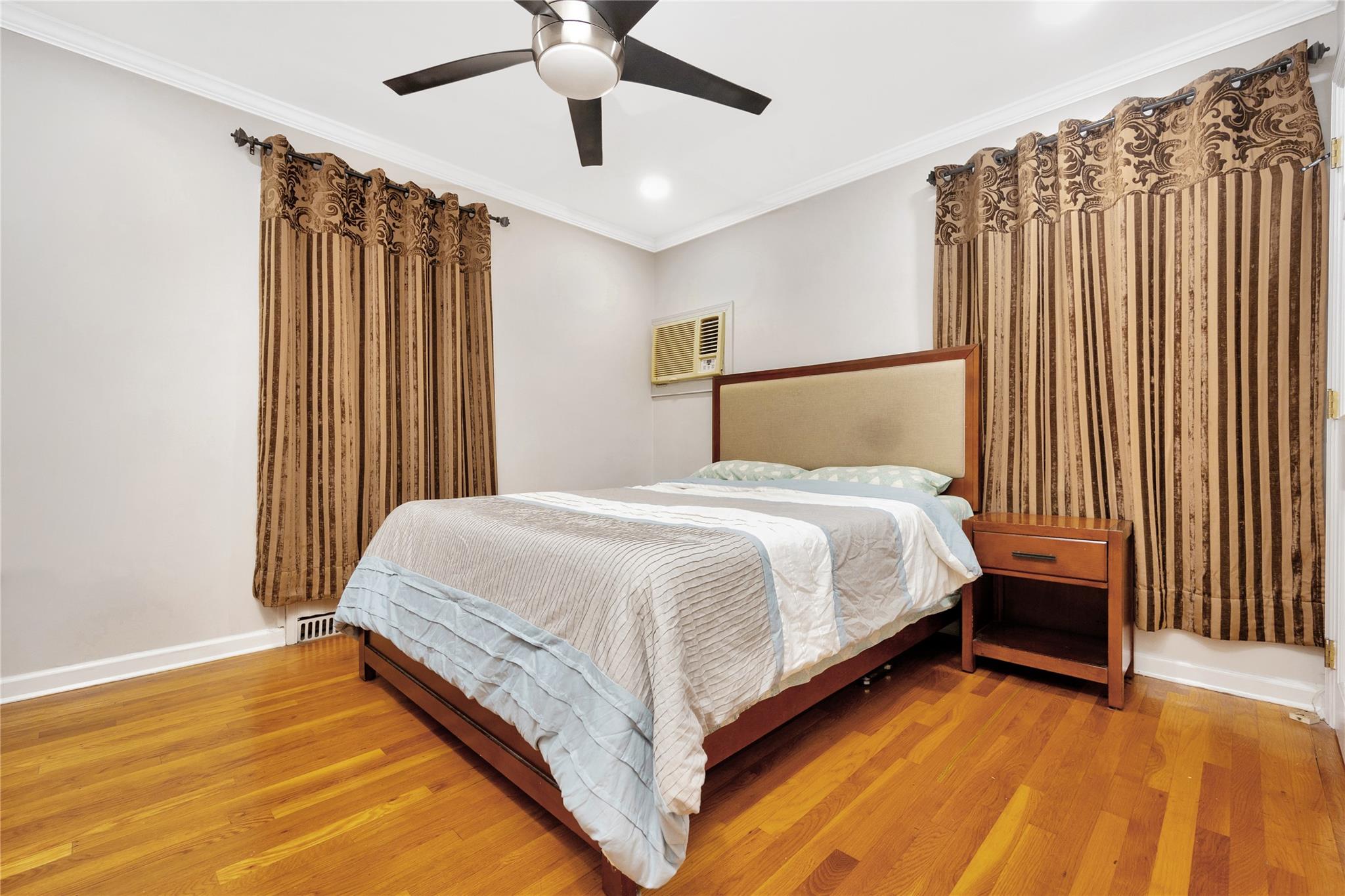 75 Cornwell Avenue, Williston Park, New York image 10