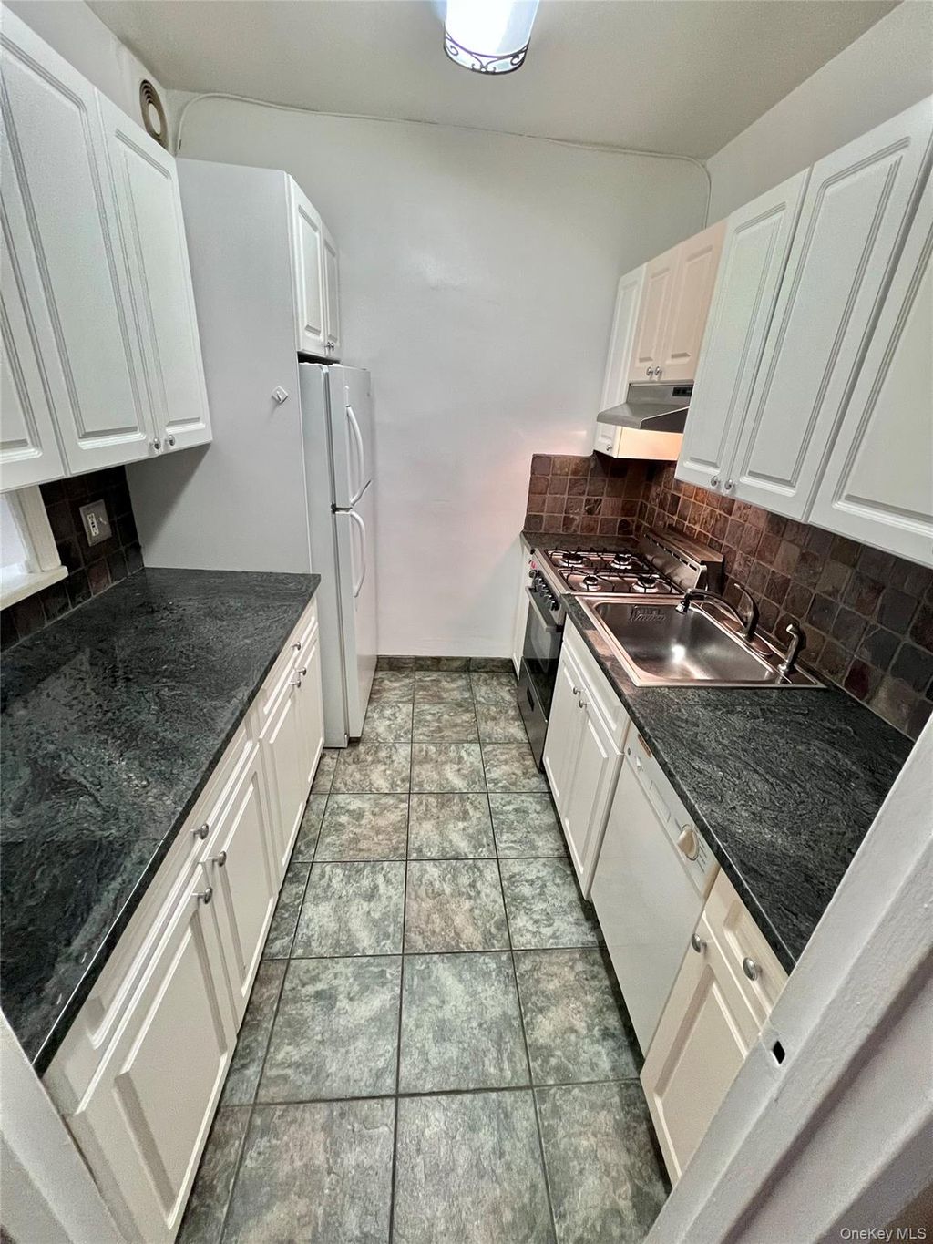 Photo of 162-01 Powells Cove Boulevard #1M, Whitestone, NY 11357 (MLS # 974850)