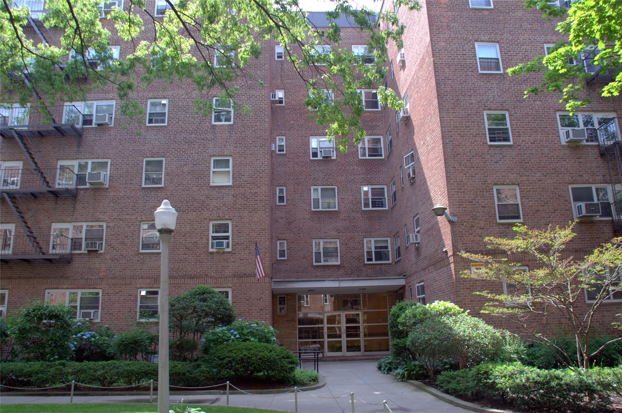 Kissena Boulevard 2P, Flushing, Queens, NY - 3 Bedrooms  
2 Bathrooms - 