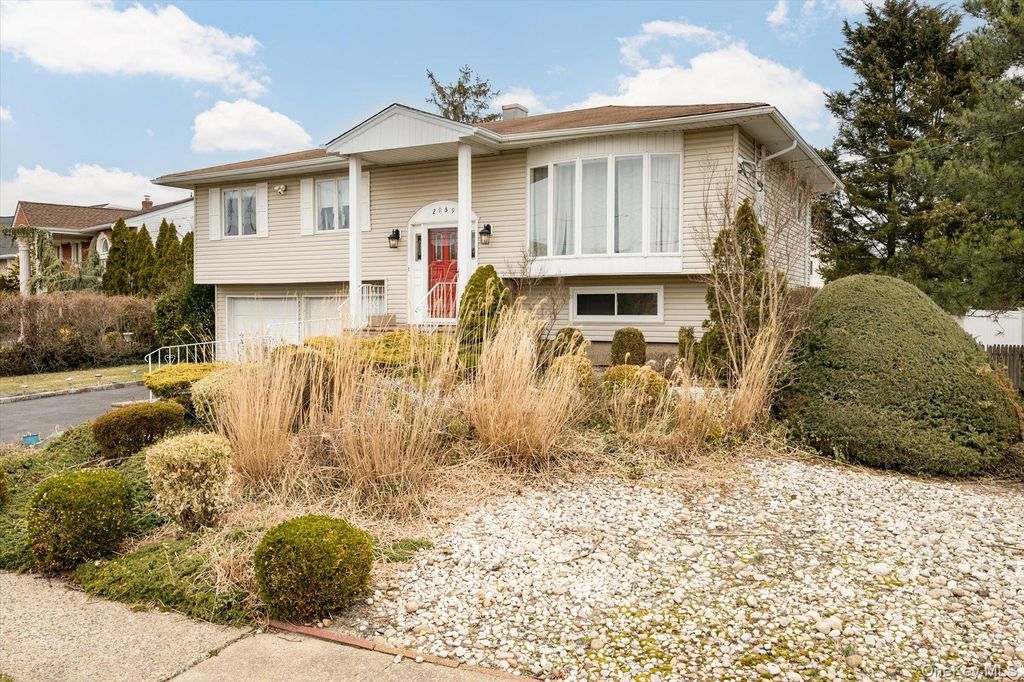 Photo of 2959 Clubhouse Road, Merrick, NY 11566 (MLS # 981720)