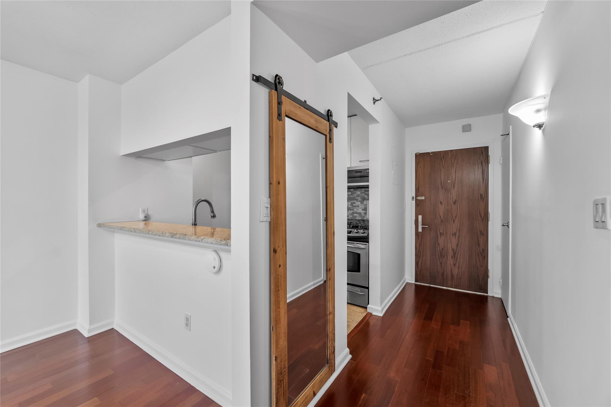 4 Martine Avenue 1109