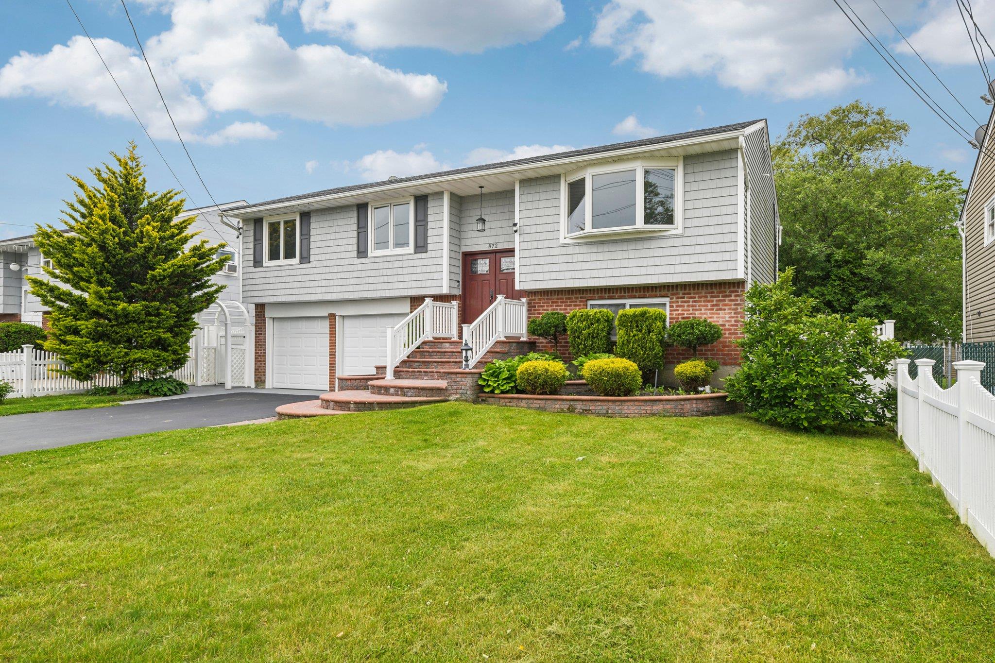 872 Main Street, Farmingdale, New York image 2