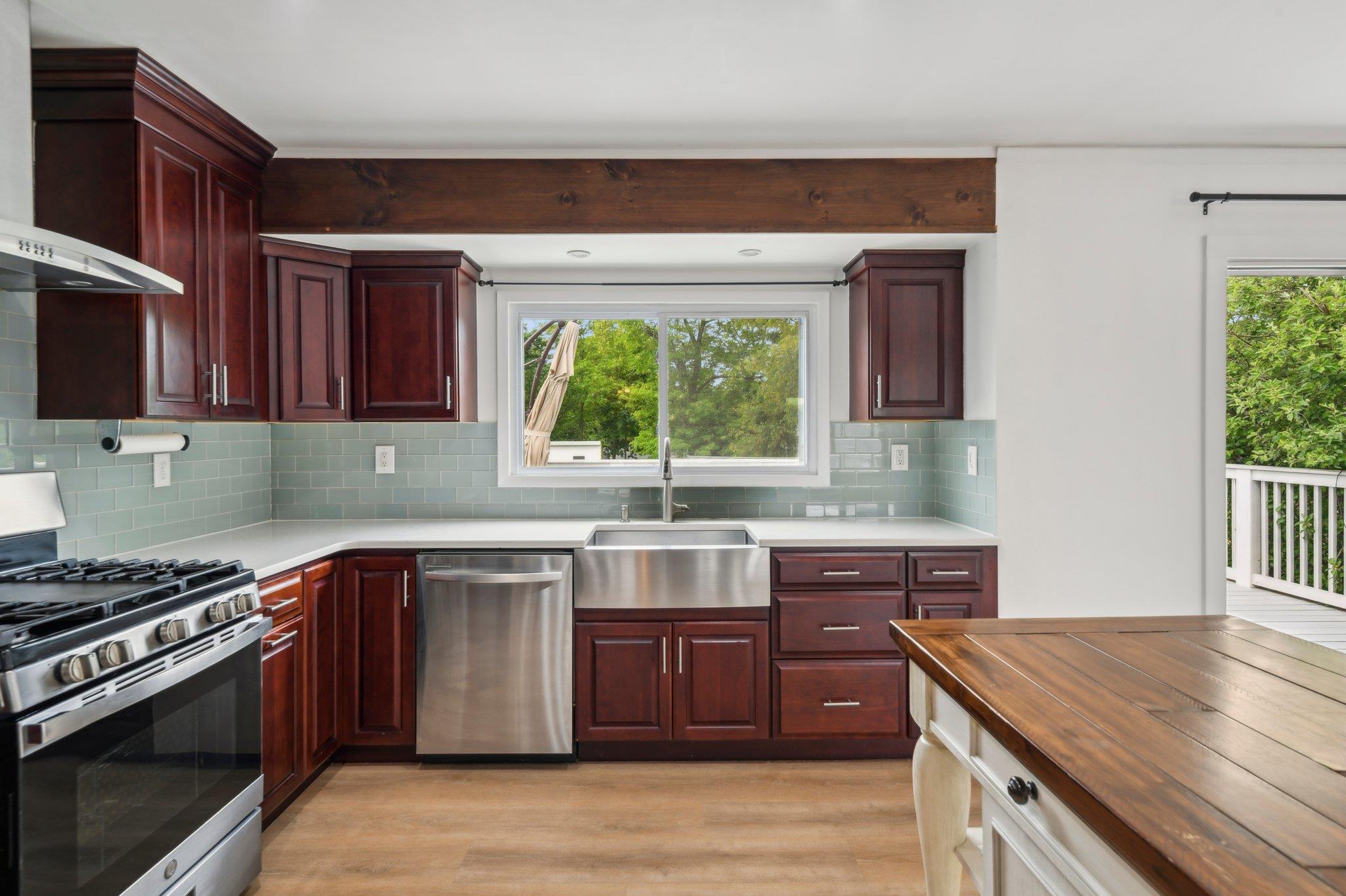 872 Main Street, Farmingdale, New York image 8