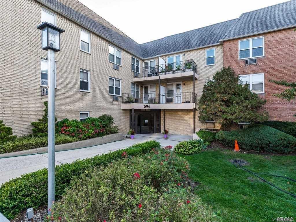 596 Broadway #15A, Lynbrook, New York image 1